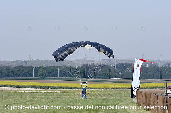 saut en parachute - parachute drop